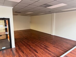 142 Main St, Nyack, NY for lease Interior Photo- Image 2 of 4