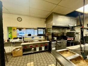 1233 Larpenteur Ave W, Roseville, MN for lease Interior Photo- Image 1 of 2