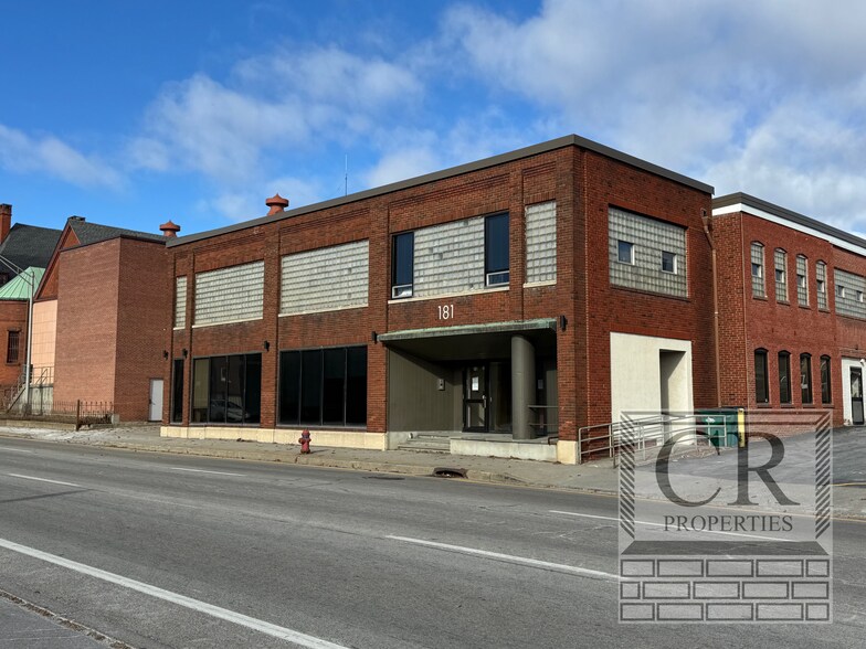 181 Church St, Poughkeepsie, NY à vendre - Photo du bâtiment - Image 1 de 12