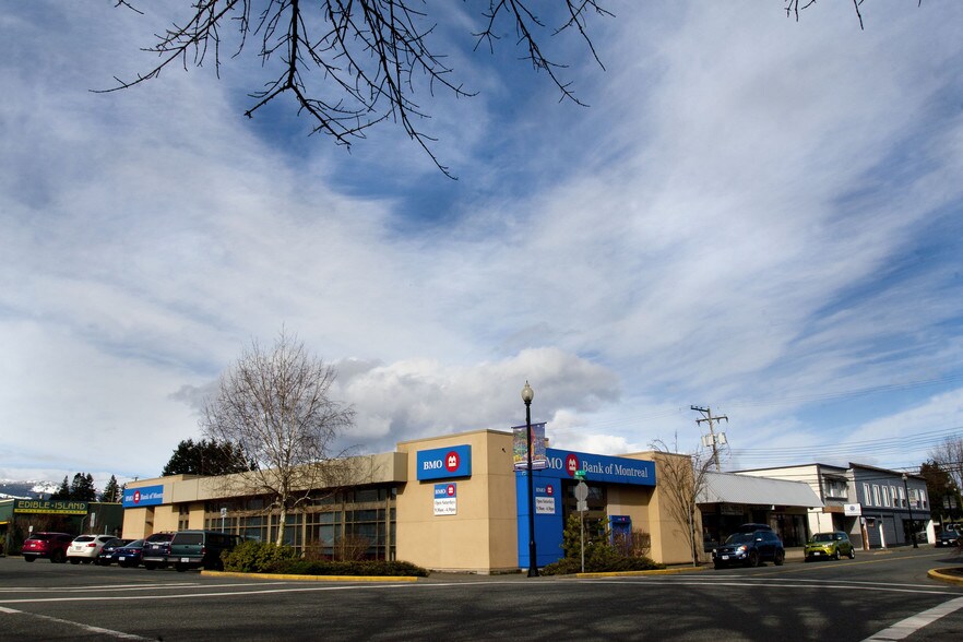 585 England Ave, Courtenay, BC à vendre - Photo du bâtiment - Image 3 de 3