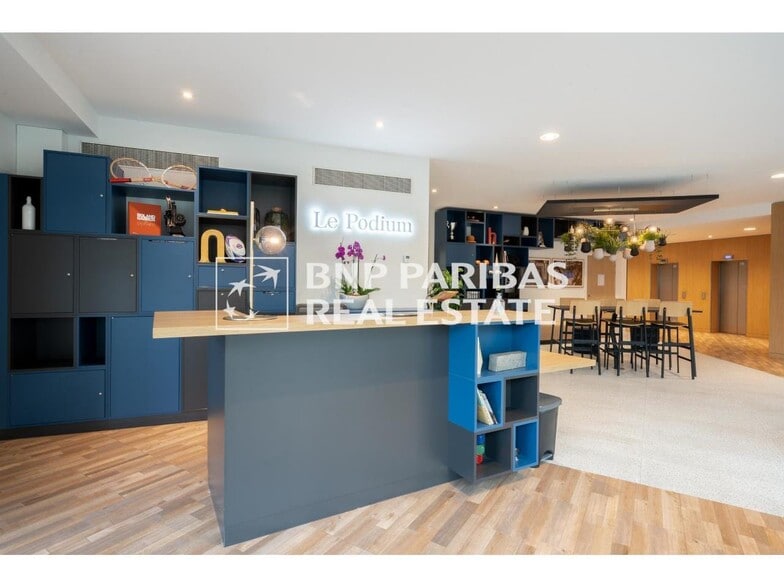 Bureau dans Saint-Denis à louer - Photo intérieure - Image 2 de 12