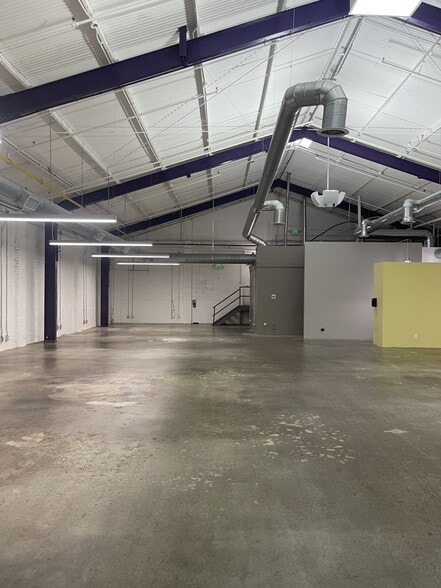 55-61 Valley St, Pasadena, CA for lease - Interior Photo - Image 2 of 14