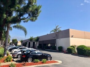 1555 S Baker Ave, Ontario, CA à louer Photo du bâtiment- Image 2 de 4