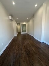 2179 Steinway St, Astoria, NY à louer Photo intérieure- Image 2 de 8