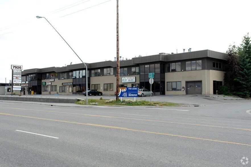 7926 Old Seward Hwy, Anchorage, AK à vendre - Photo du bâtiment - Image 3 de 11