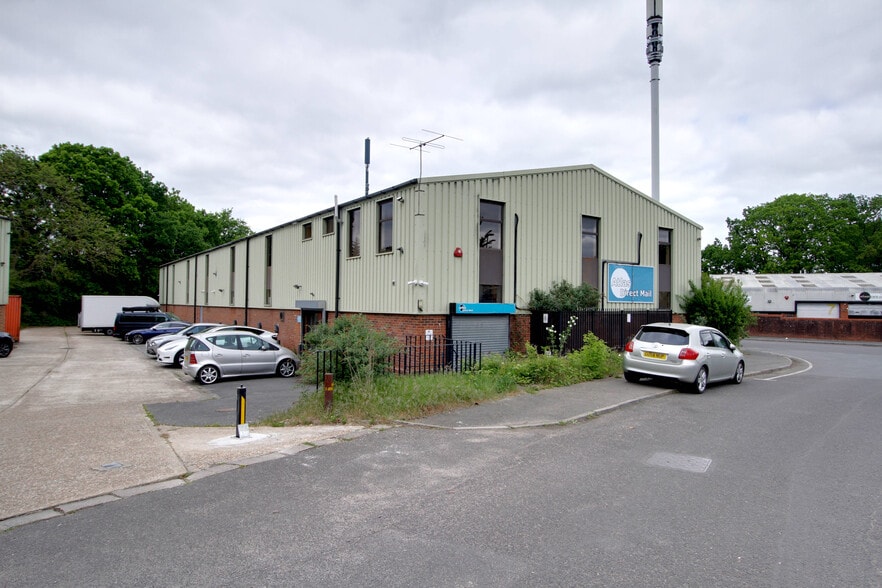 Marchants Way, Burgess Hill for lease - Building Photo - Image 1 of 3