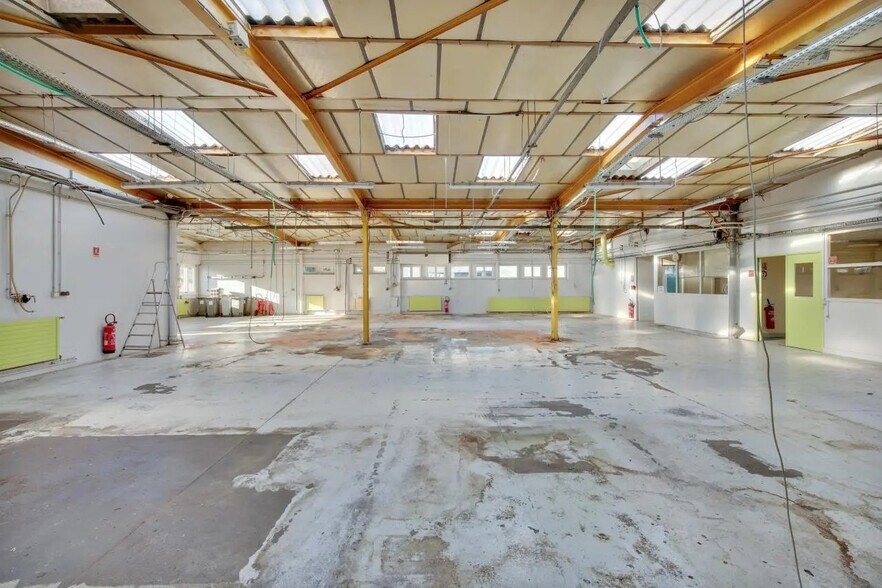 Local d'activités dans Palaiseau à vendre - Photo du bâtiment - Image 2 de 15