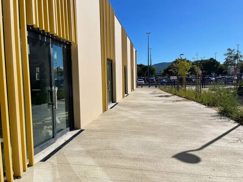 Bureau dans Aubagne à louer - Photo du bâtiment - Image 3 de 14