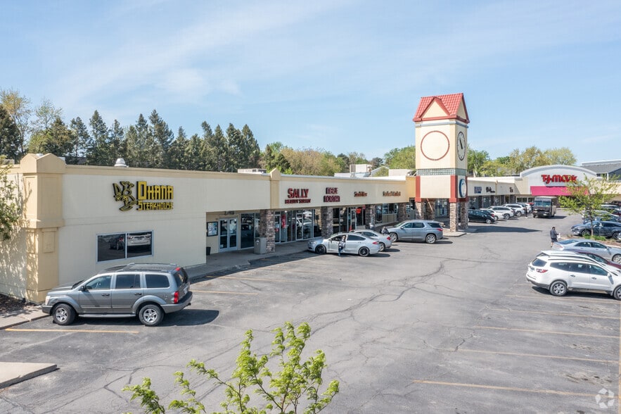 2900 University Ave, West Des Moines, IA for lease - Building Photo - Image 1 of 7