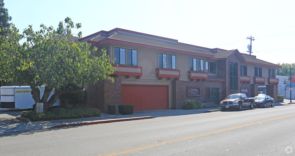 533 Peters Ave, Pleasanton, CA for lease - Building Photo - Image 2 of 2