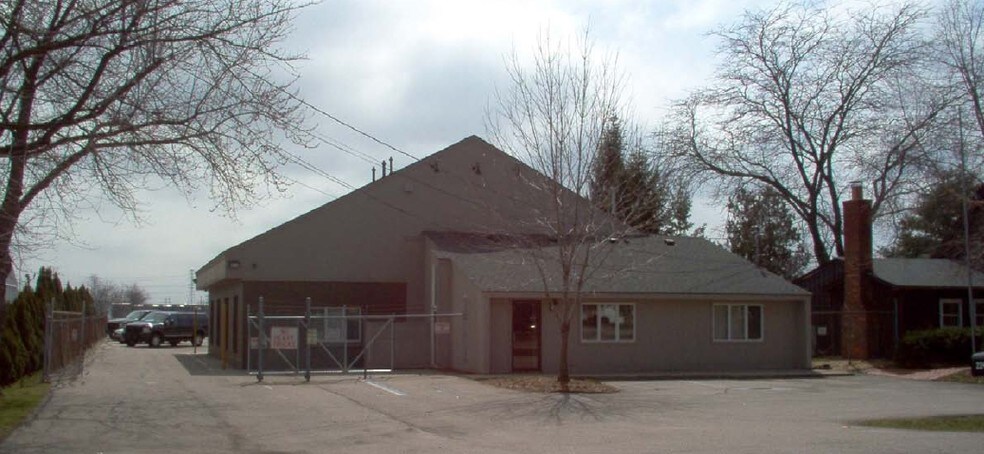 22425 Van Horn Rd, Woodhaven, MI à louer - Photo du bâtiment - Image 3 de 3