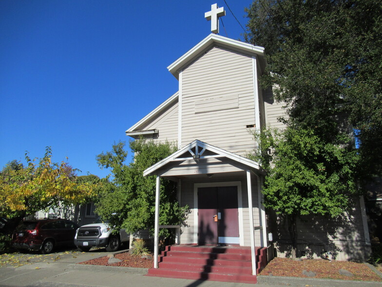 241 Piper St, Healdsburg, CA à vendre - Photo principale - Image 1 de 1