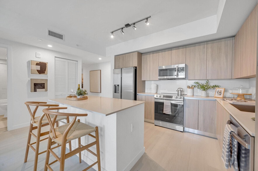 401 SW 1st Ave, Fort Lauderdale, FL à louer - Photo du bâtiment - Image 2 de 23