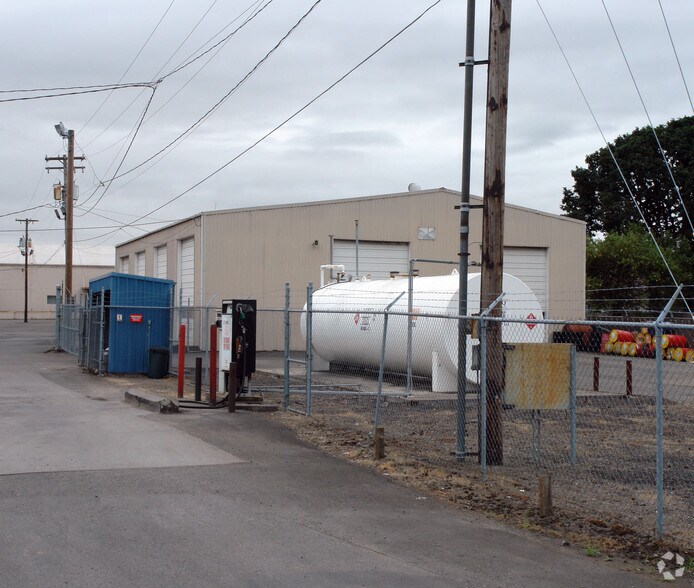 1370 Johnson St NE, Salem, OR à vendre - Photo du bâtiment - Image 2 de 2