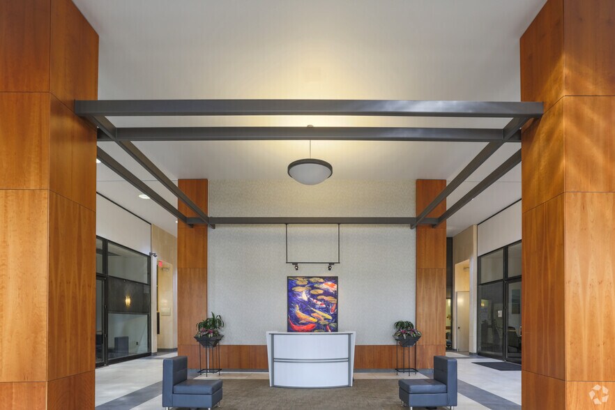 2101 Executive Dr, Hampton, VA à louer - Photo intérieure - Image 3 de 15