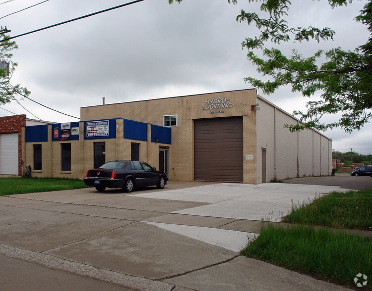 24832 Romano St, Warren, MI for sale - Building Photo - Image 2 of 6