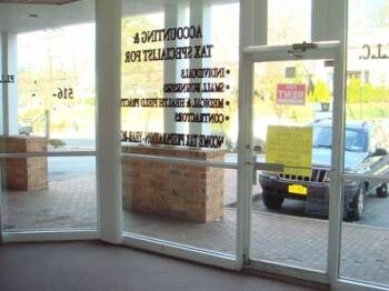 10 Cedar Swamp Rd, Glen Cove, NY for lease Building Photo- Image 1 of 1