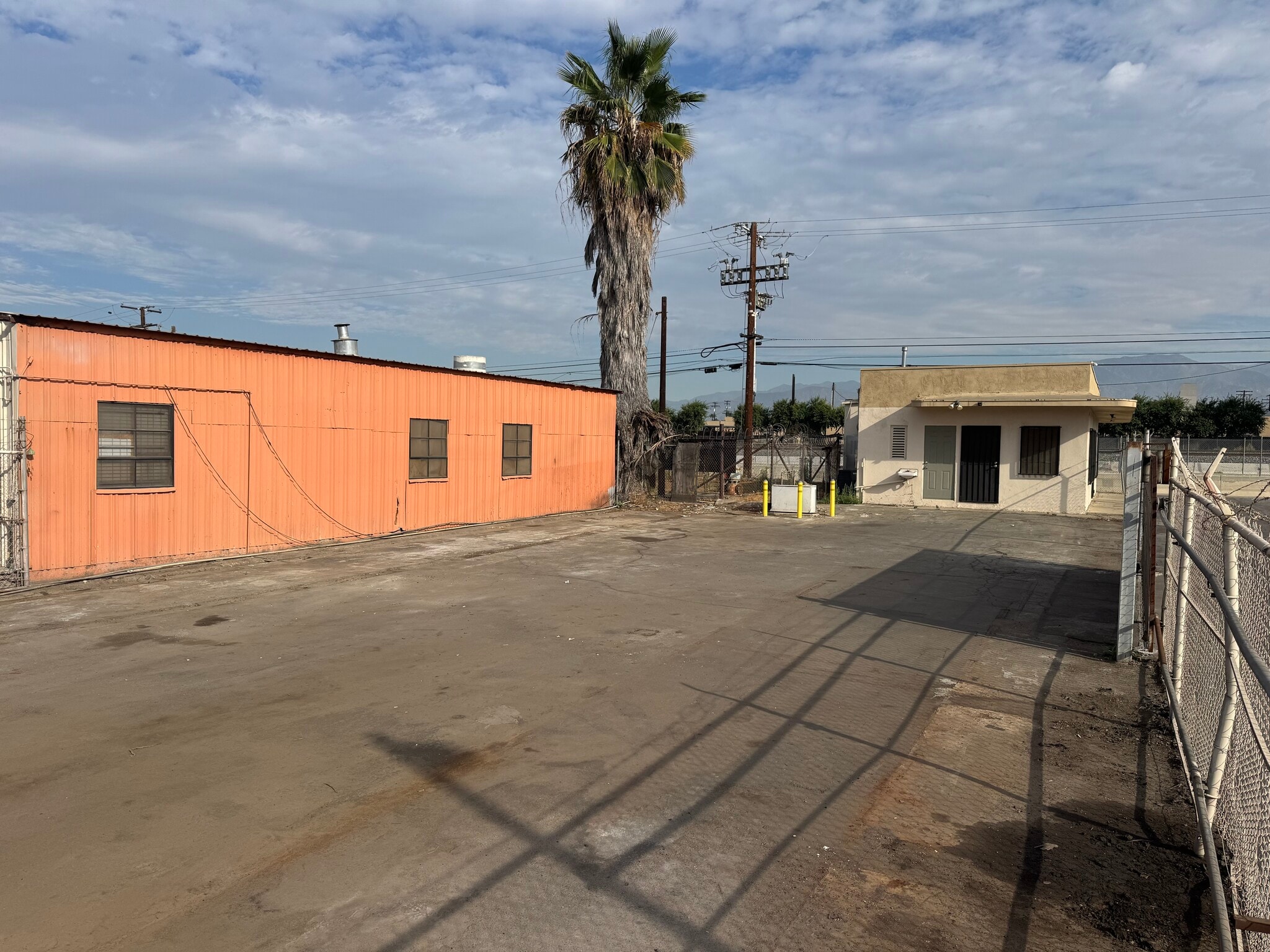 4747 E State St, Montclair, CA for lease Building Photo- Image 1 of 3