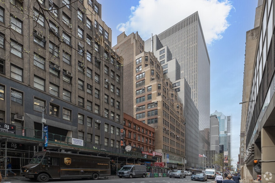 64 W 48th St, New York, NY for lease - Building Photo - Image 1 of 22