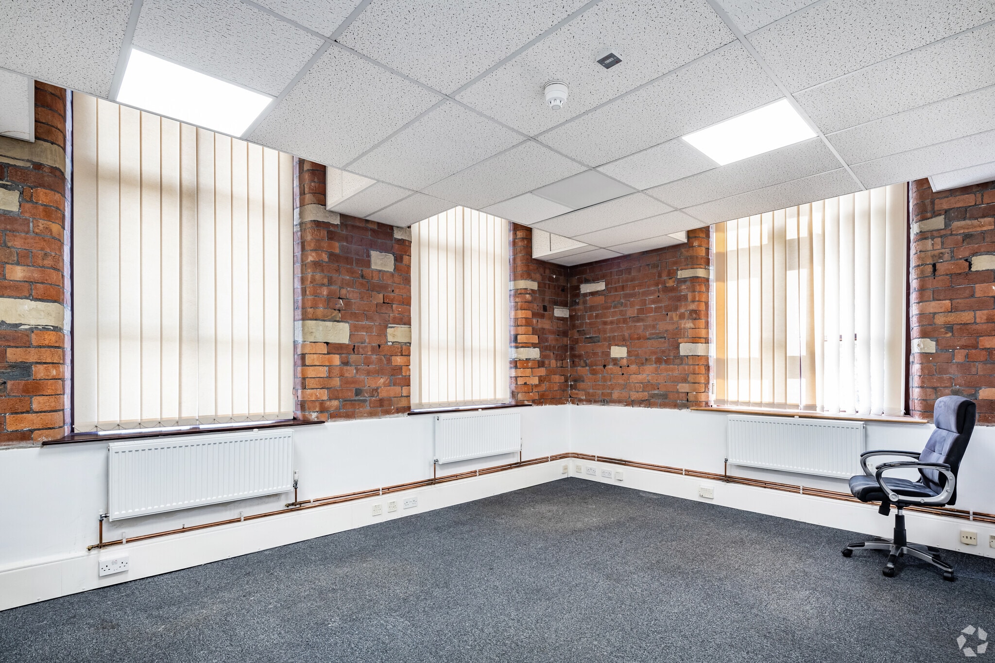 Woodvale Rd, Brighouse for lease Interior Photo- Image 1 of 5