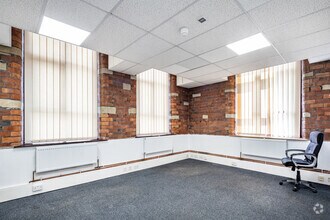 Woodvale Rd, Brighouse for lease Interior Photo- Image 1 of 5