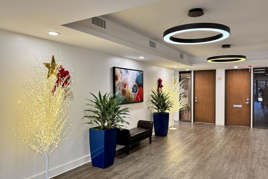 400 Chisholm Pl, Plano, TX à louer - Photo intérieure - Image 3 de 13