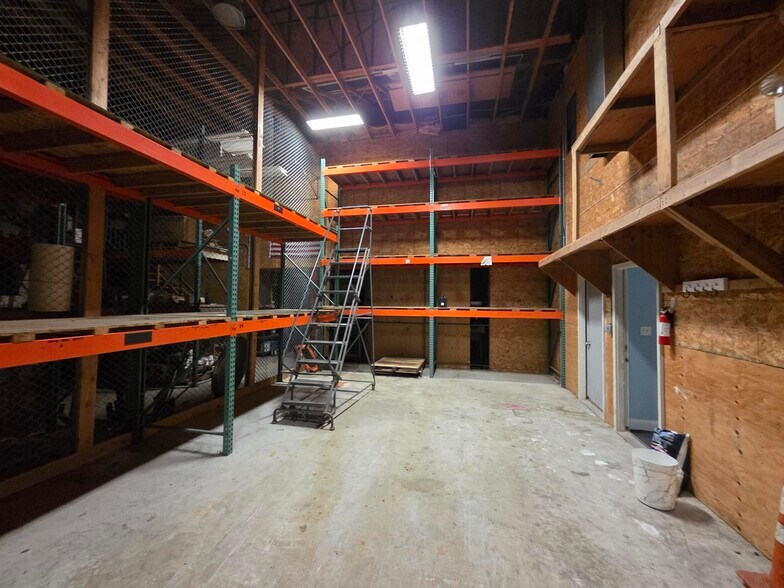1414 Route 130 N, Burlington, NJ à louer - Photo du bâtiment - Image 2 de 8
