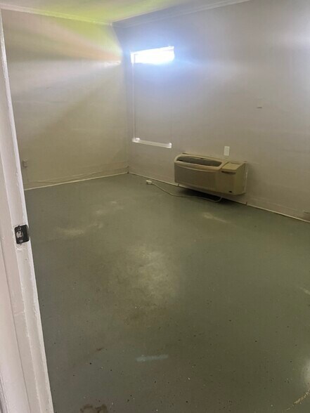 8060 Stinson St, Milan, TN à vendre - Photo intérieure - Image 2 de 16