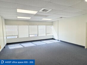 925-935 White Plains Rd, Trumbull, CT for lease Interior Photo- Image 1 of 1