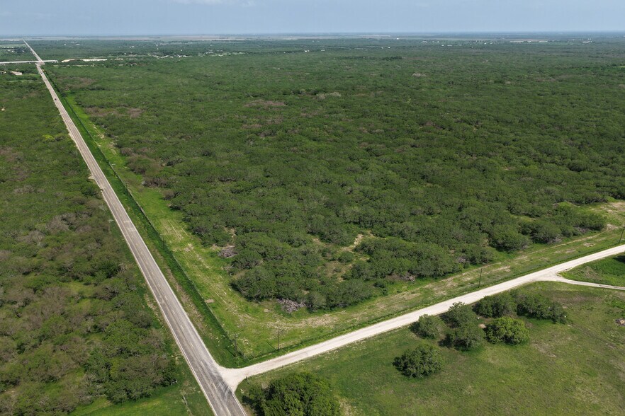 160 S County Road 1040, Kingsville, TX à vendre - Photo du bâtiment - Image 1 de 8