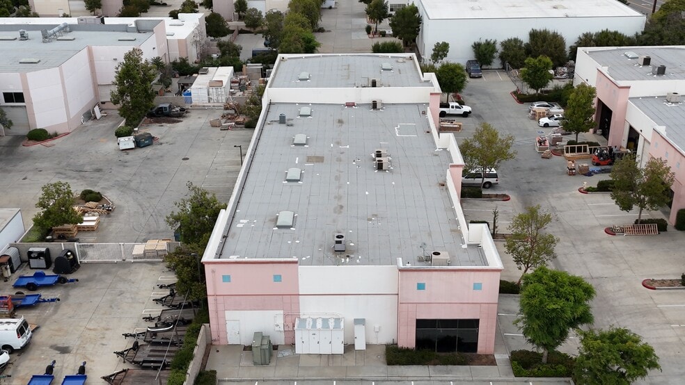 18501 Collier Ave, Lake Elsinore, CA for lease - Building Photo - Image 3 of 4