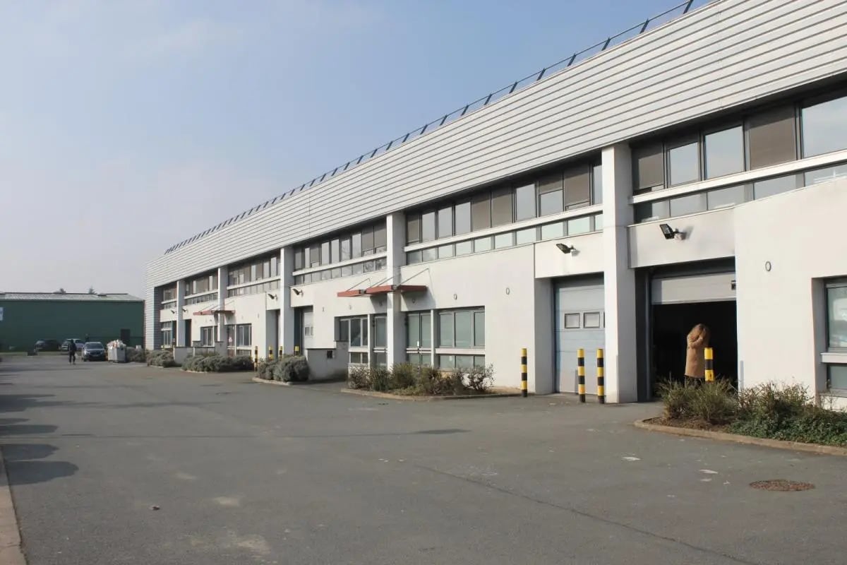 3 Avenue Le Verrier, Trappes for lease Primary Photo- Image 1 of 8