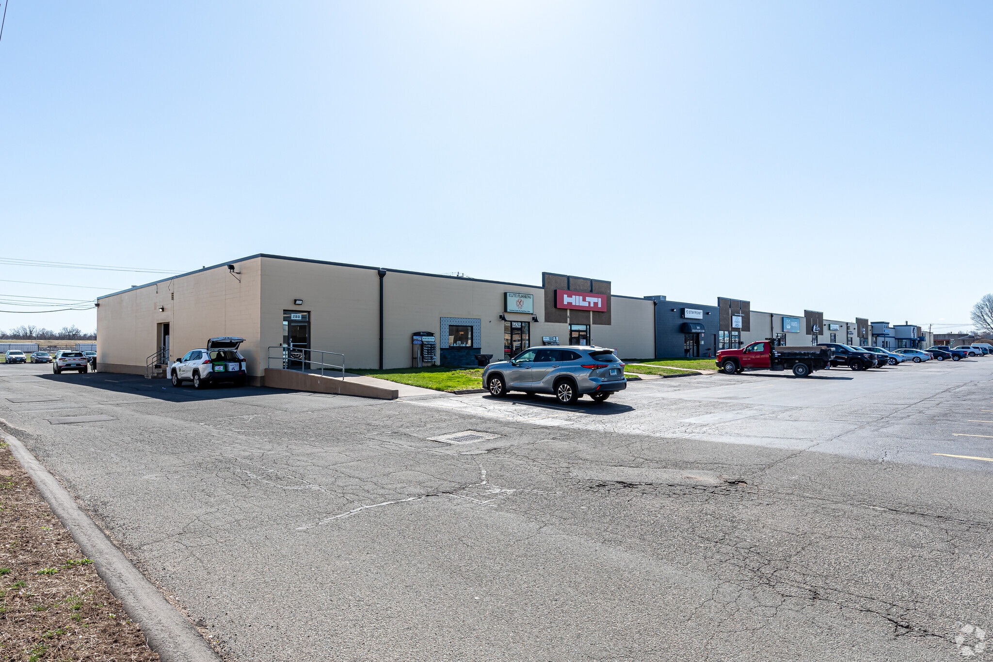 280-320 Murphy Rd, Hartford, CT for lease Primary Photo- Image 1 of 11