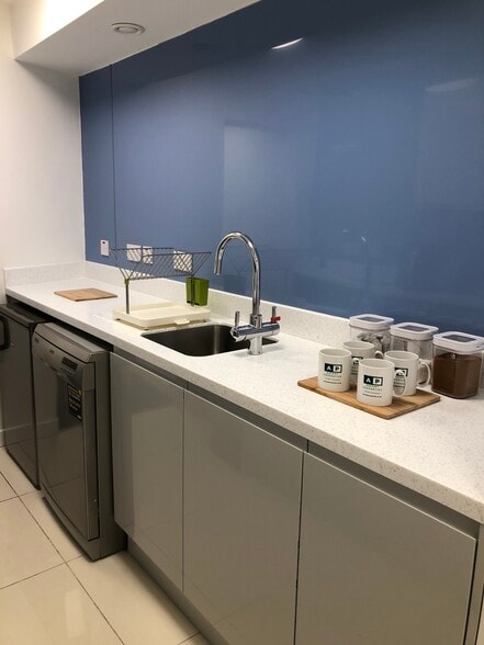 109-111C Fulham Palace Rd, Londres à louer - Autre - Image 3 de 7