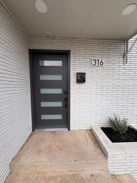 316 Bonner Ave, Tyler, TX à louer - Photo du bâtiment - Image 2 de 16