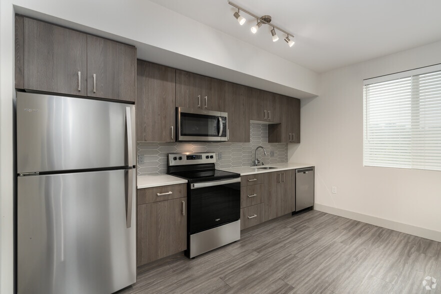 15808 Bear Creek Pky, Redmond, WA for lease - Interior Photo - Image 3 of 29