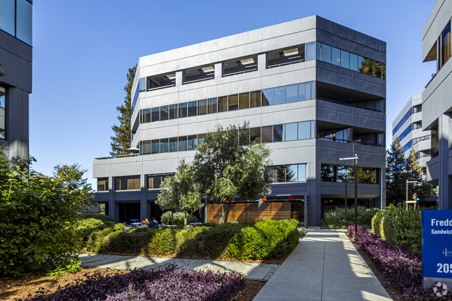 2077 Gateway Pl, San Jose, CA for lease - Primary Photo - Image 1 of 9