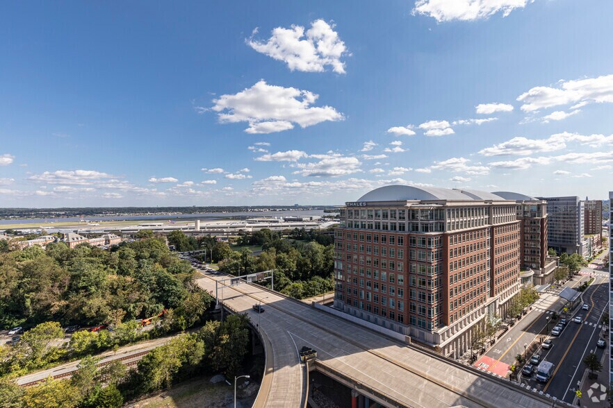 2777 Crystal Dr, Arlington, VA à louer - Aérien - Image 2 de 25