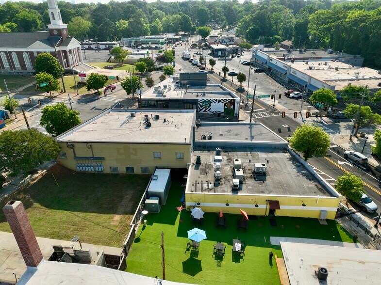2311 Cascade Rd SW, Atlanta, GA à louer - Photo du bâtiment - Image 2 de 9