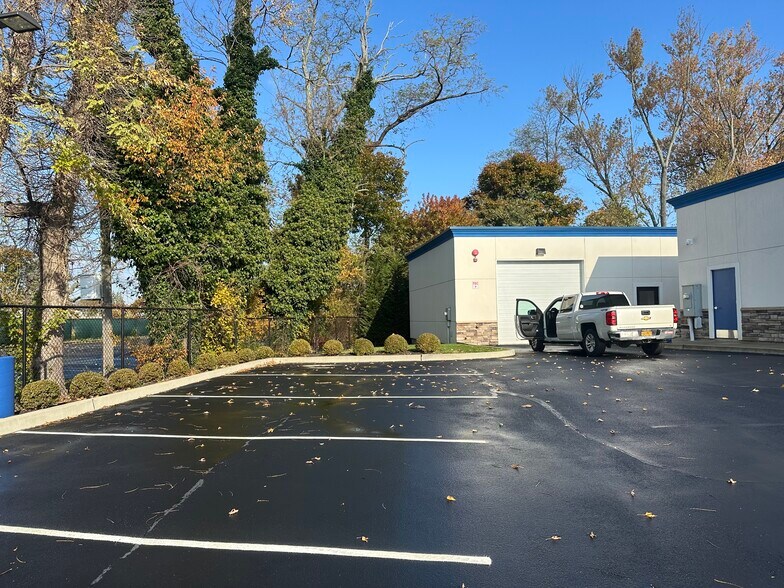 775-779 Long Island Ave, Deer Park, NY à louer - Photo du bâtiment - Image 2 de 8