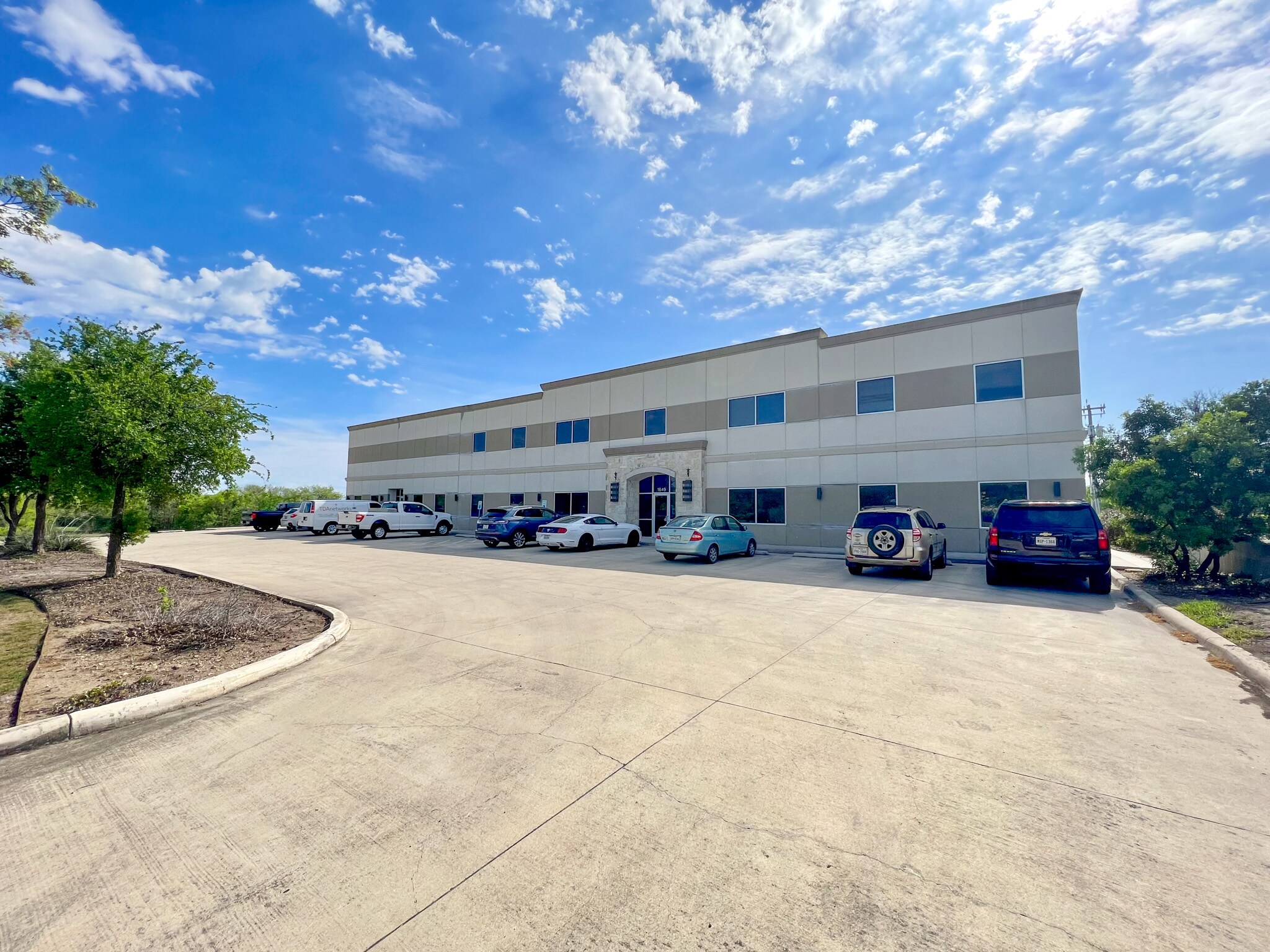 1649 Universal City Blvd, Universal City, TX à vendre Photo du bâtiment- Image 1 de 1