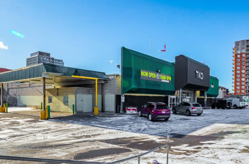 1319 Bloor St W, Toronto, ON for lease - Building Photo - Image 2 of 3