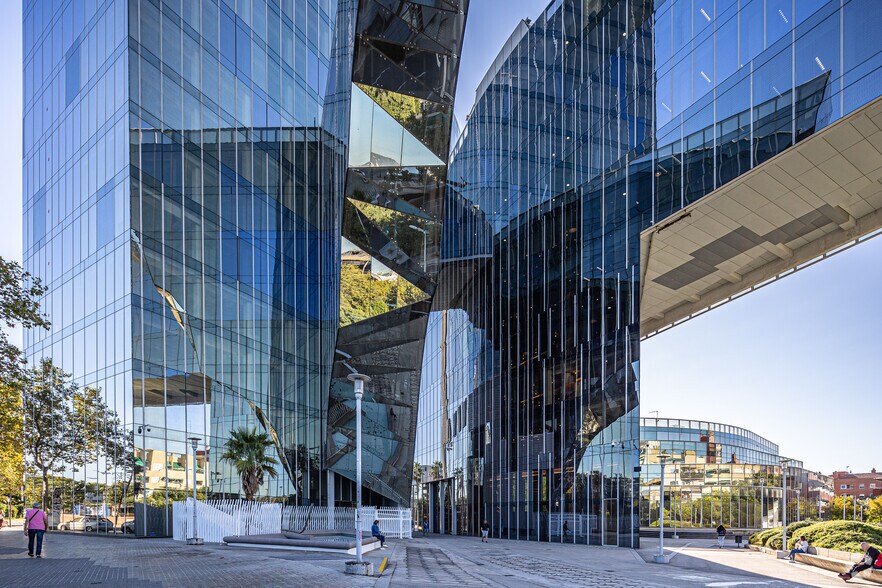 Plaça del Gas, 1, Barcelone, Barcelona à louer - Photo du bâtiment - Image 3 de 6