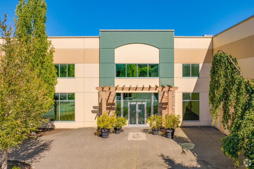 5744 268th St, Langley Twp, BC à vendre - Photo du bâtiment - Image 3 de 7