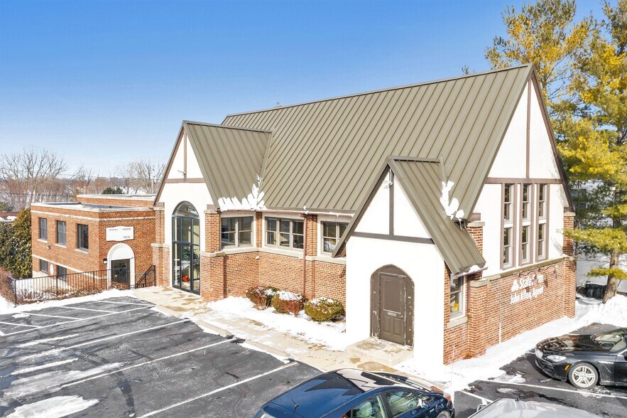 435 N Broadway St, De Pere, WI à vendre - Photo du bâtiment - Image 1 de 1