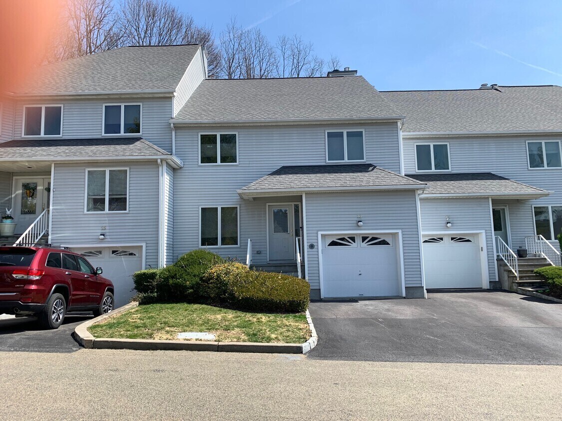 16 Larissa Ln, Thornwood, NY à vendre Photo principale- Image 1 de 2