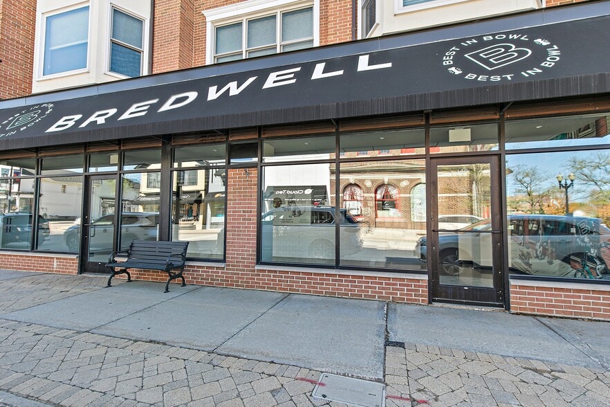 140 S Cook St, Barrington, IL for lease - Primary Photo - Image 1 of 3