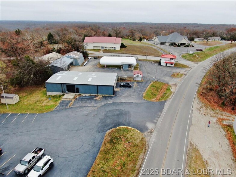 1192 S Business Route 5, Camdenton, MO à vendre - Photo du bâtiment - Image 2 de 20