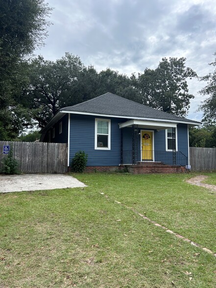 1935 Cosgrove Ave, North Charleston, SC for sale - Building Photo - Image 1 of 1