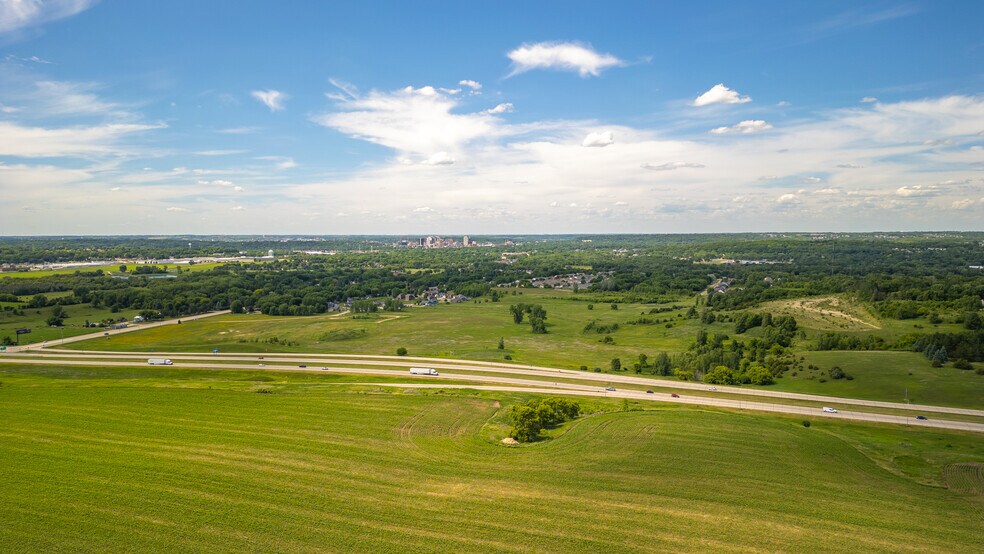 11th Ave and Hwy 52 SE, Rochester, MN à vendre - Photo du bâtiment - Image 3 de 11